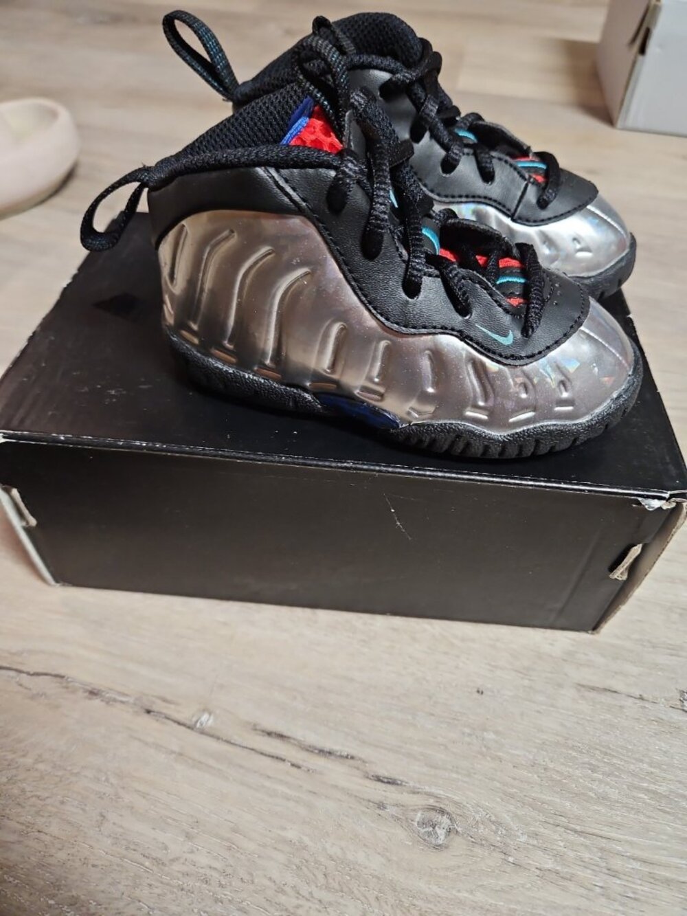 Nike Foamposite Lil Posite Shoes Metallic Silver FJ3305-001 Kids Size 5c